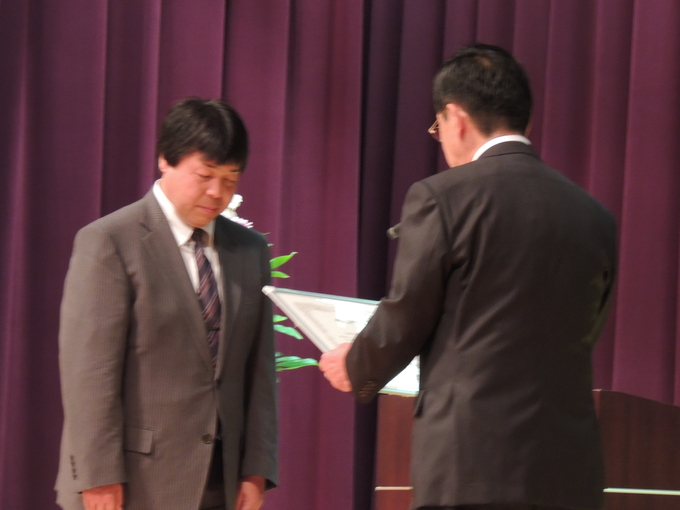邇摩高校教頭先生　表彰