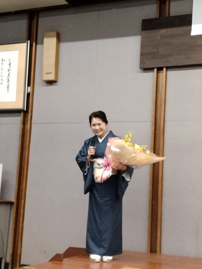 講演会花束贈呈