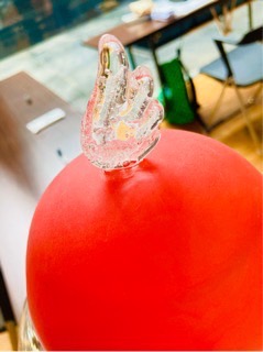 愛を継ぐ装置のてっぺん羽アップ画像
